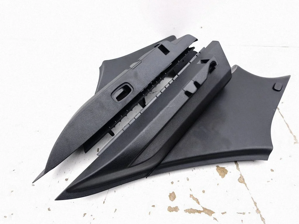Parcel shelf load cover mount bracket A1776900400