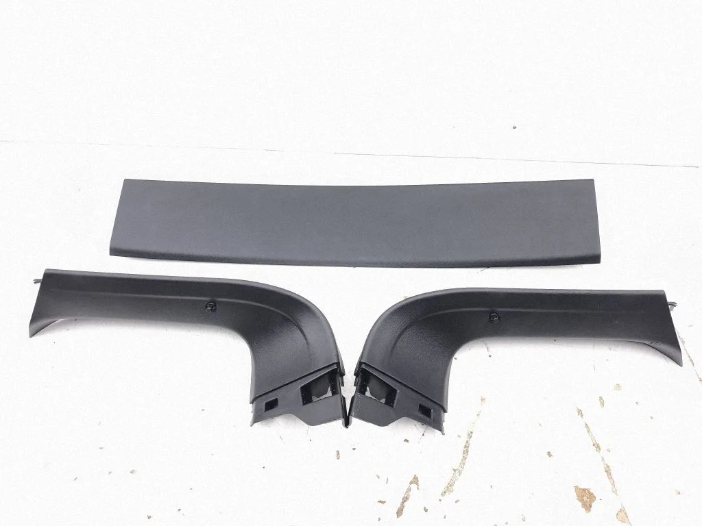 Tailgate/boot cover trim set 89A867606