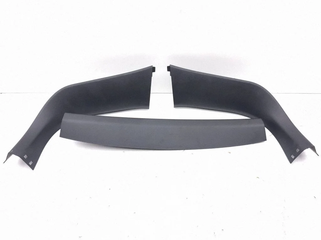 Tailgate/boot cover trim set EM2BU41314A