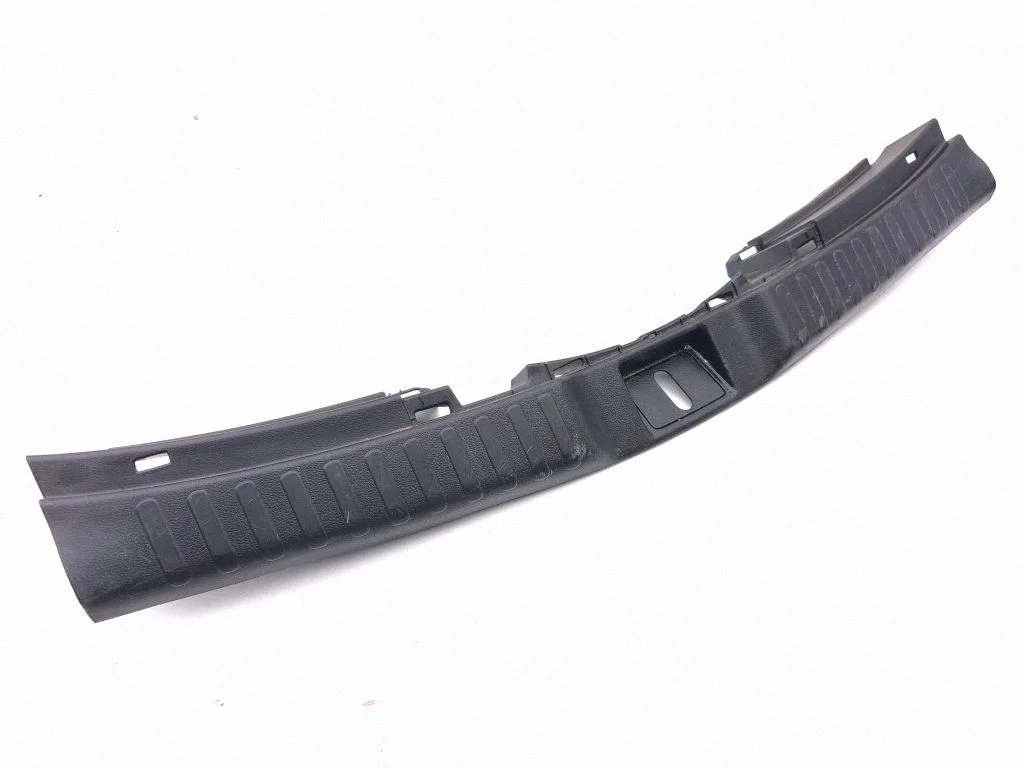 Tailgate/boot lid lock trim 84641TLA