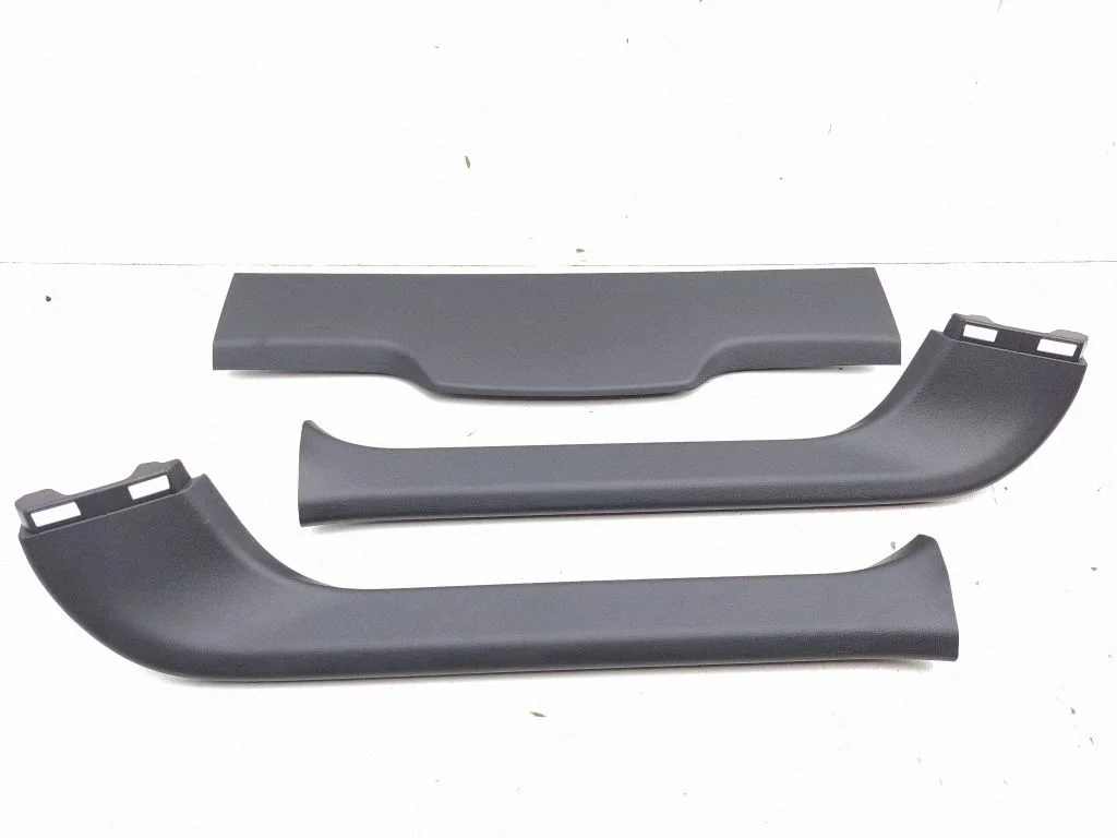 Tailgate/trunk upper cover trim 6793742070