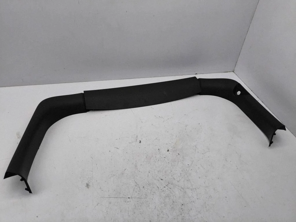 Tailgate/trunk upper cover trim 7224A156