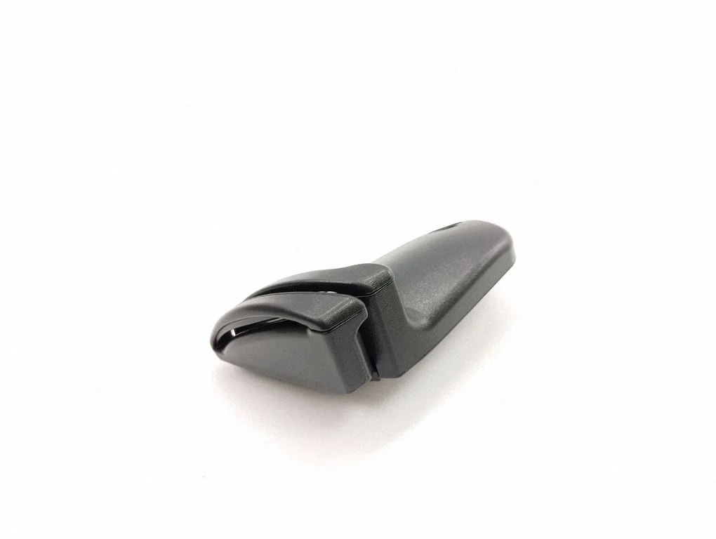 Seat belt trim – right