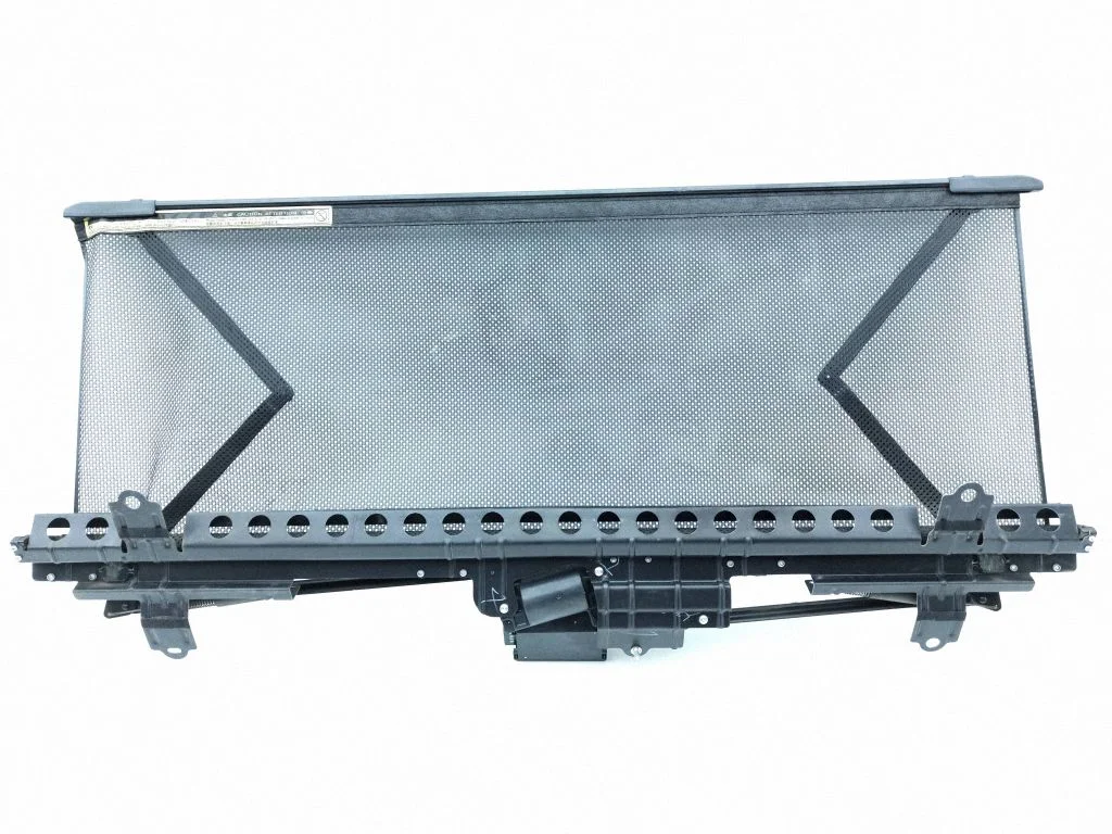 Electric rear window sunshade cover – Lexus IS 220D-250-350 (2006-2013)