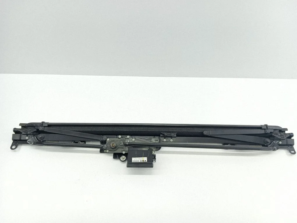 Electric rear window sunshade cover – Lexus GS 300 350 430 450H (2005-2012)