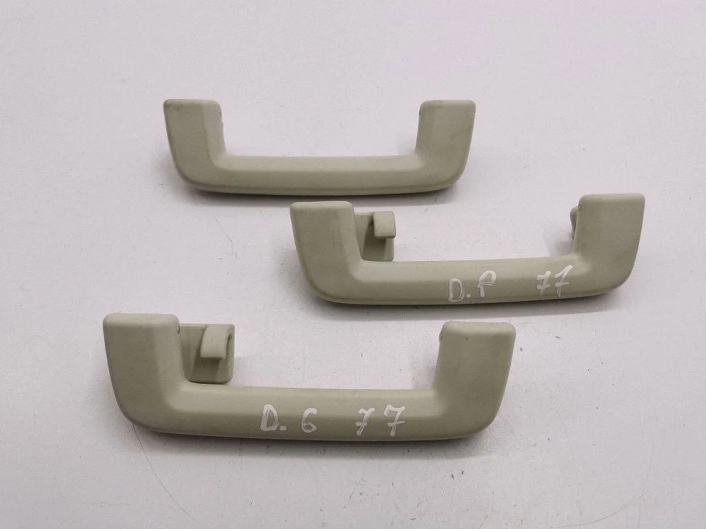 Rear interior roof grab handle