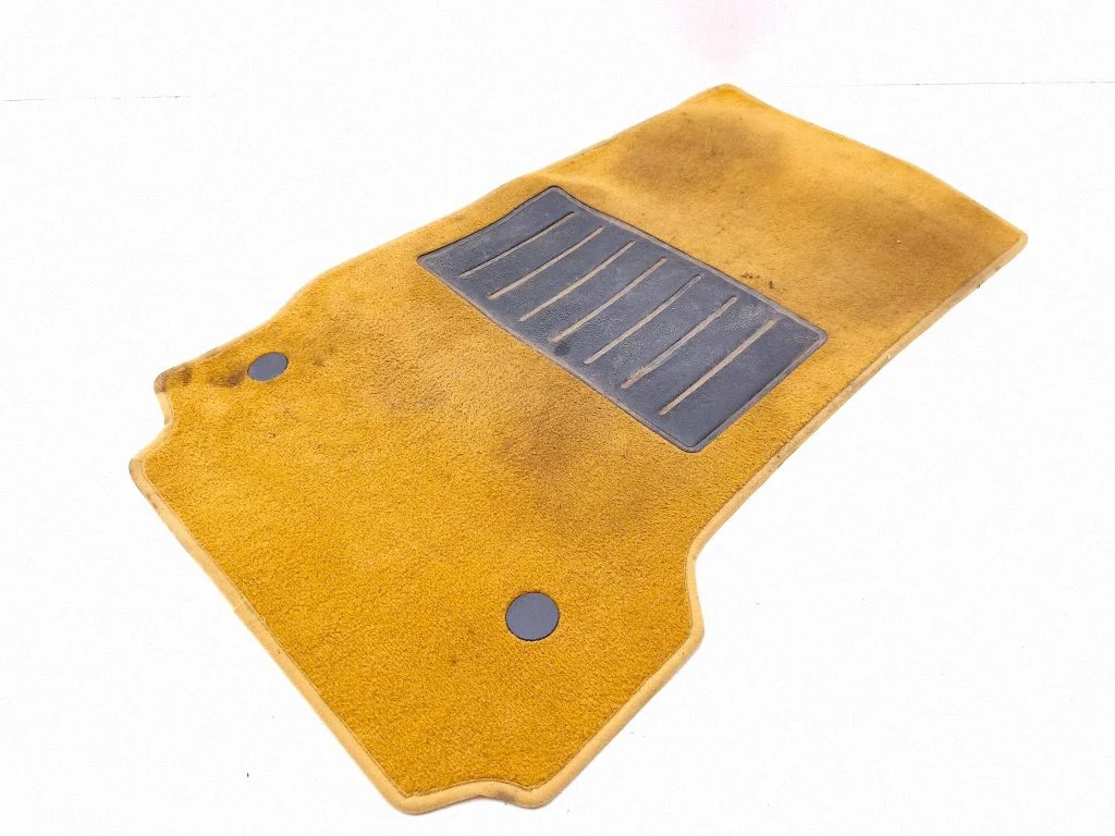 Front floor mat – left