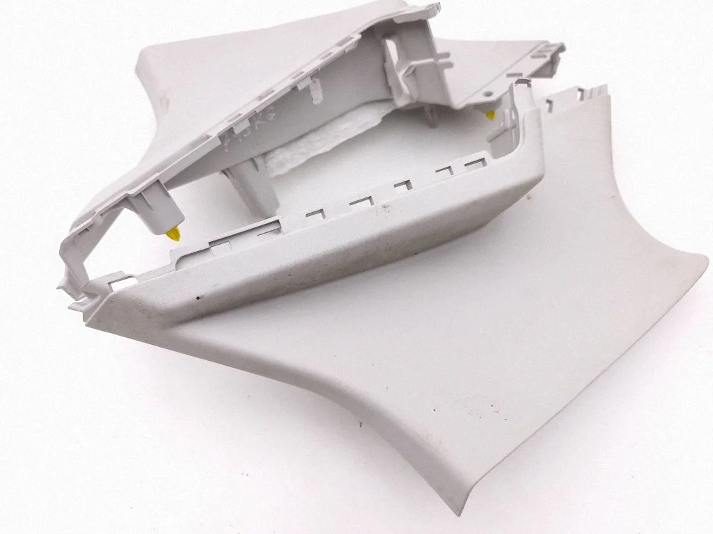 (D)pillar trim (top) JX7BA31010ACW