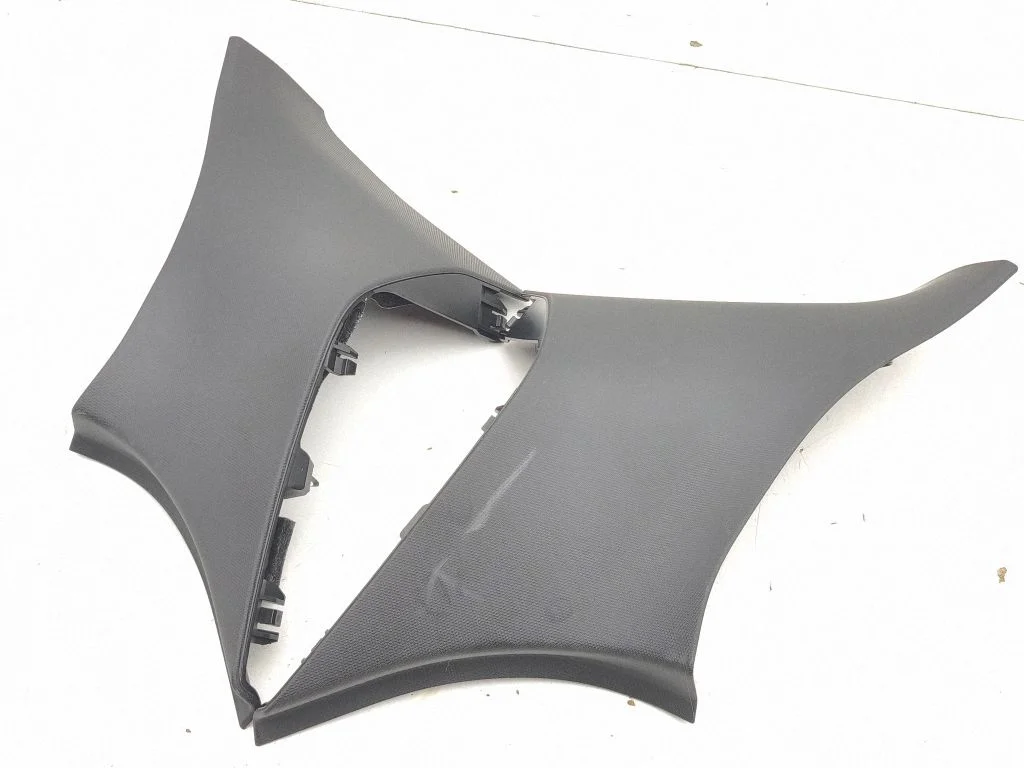 (D)pillar trim (top) 89A867246