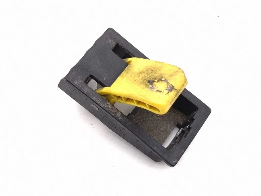 Engine bonnet (hood) release handle – Volvo V60 (2018-)