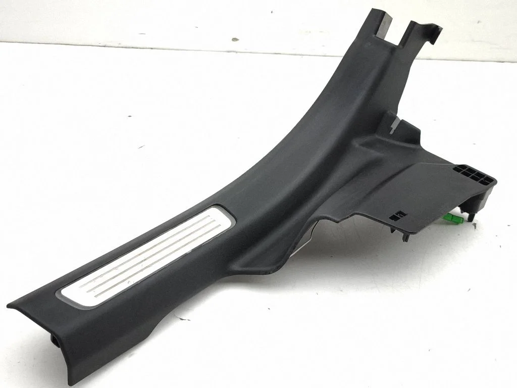 Rear sill trim cover 31377619