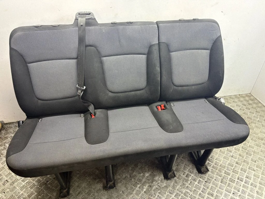 Second row seats – Opel Vivaro (2014-2018)
