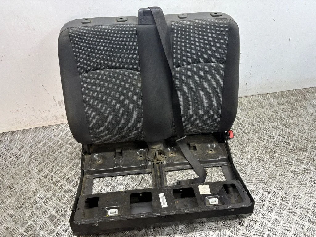 Eesmine kaheistmeline iste – Mercedes-Benz Vito Viano W639 (2003-2014)