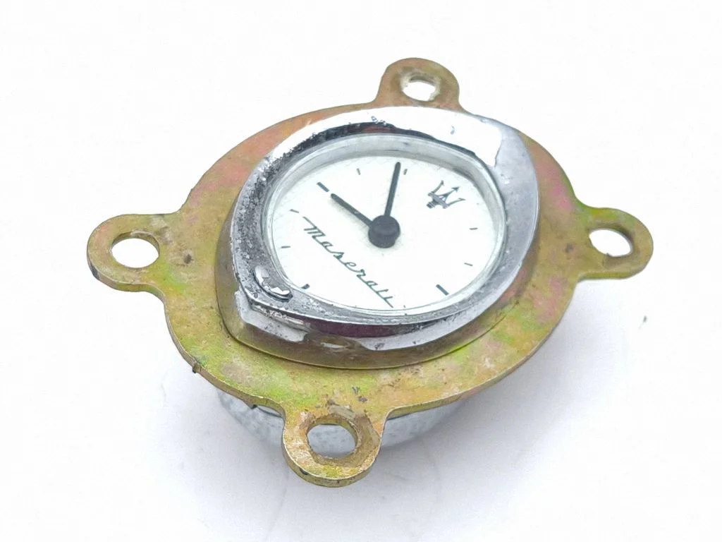 Clock 383600119
