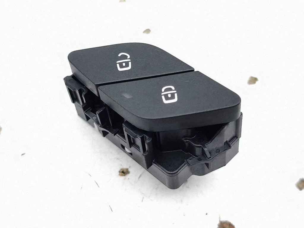 Central locking switch button A2479052301