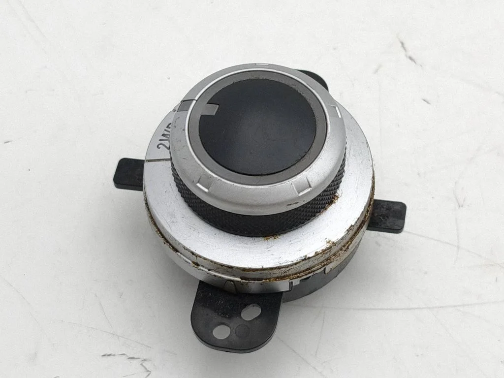 Differential lock switch