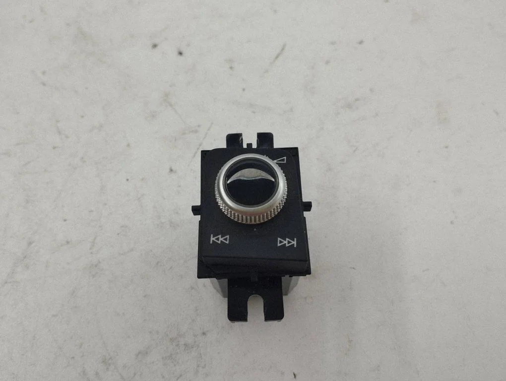 Sound control switch 80C919616