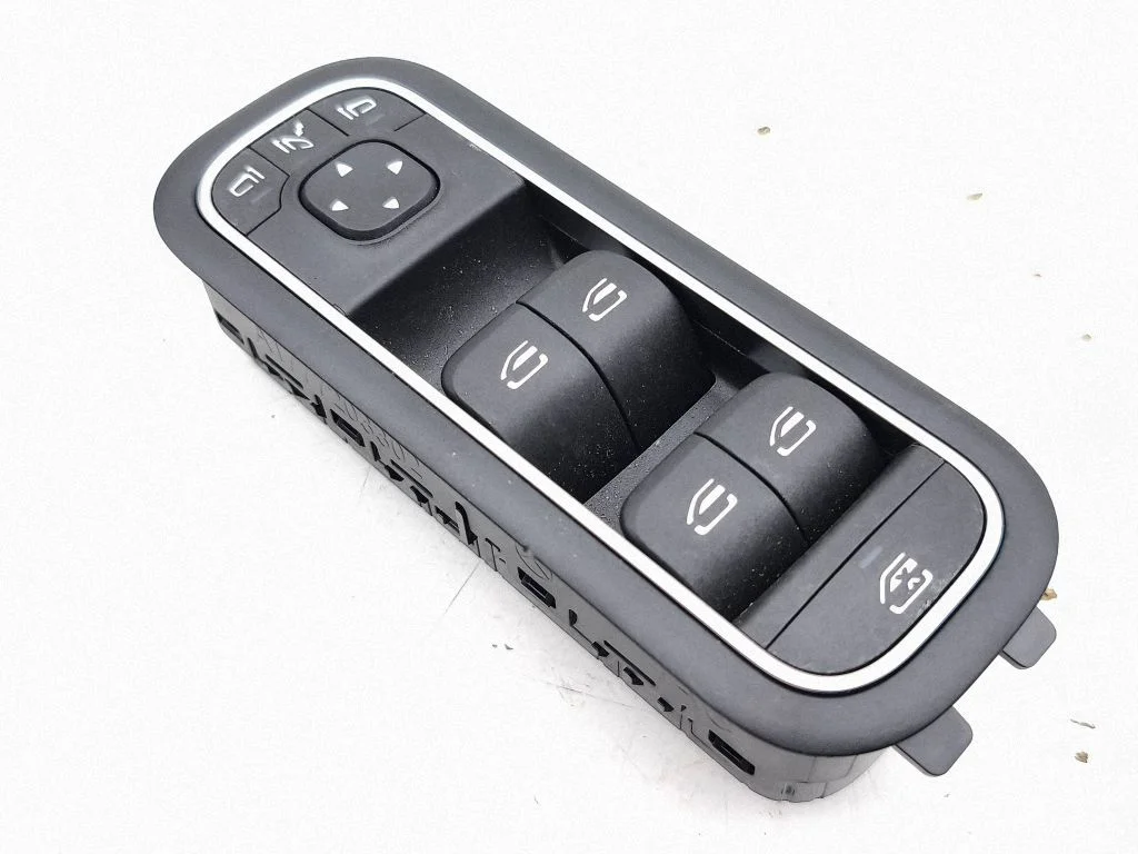 Electric window control switch A1679059803