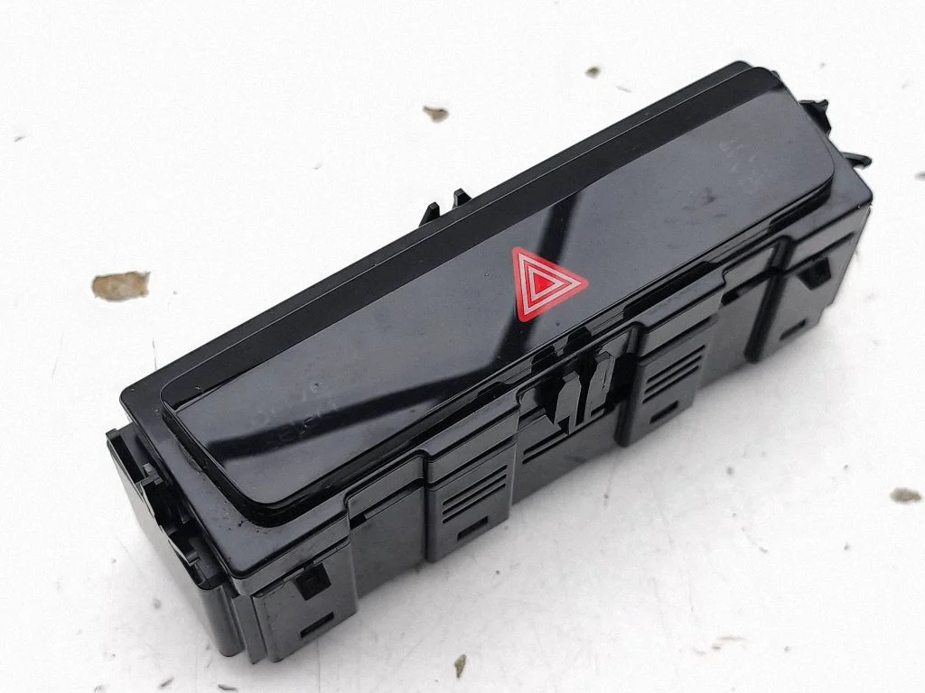 Hazard light switch 85E925301AA