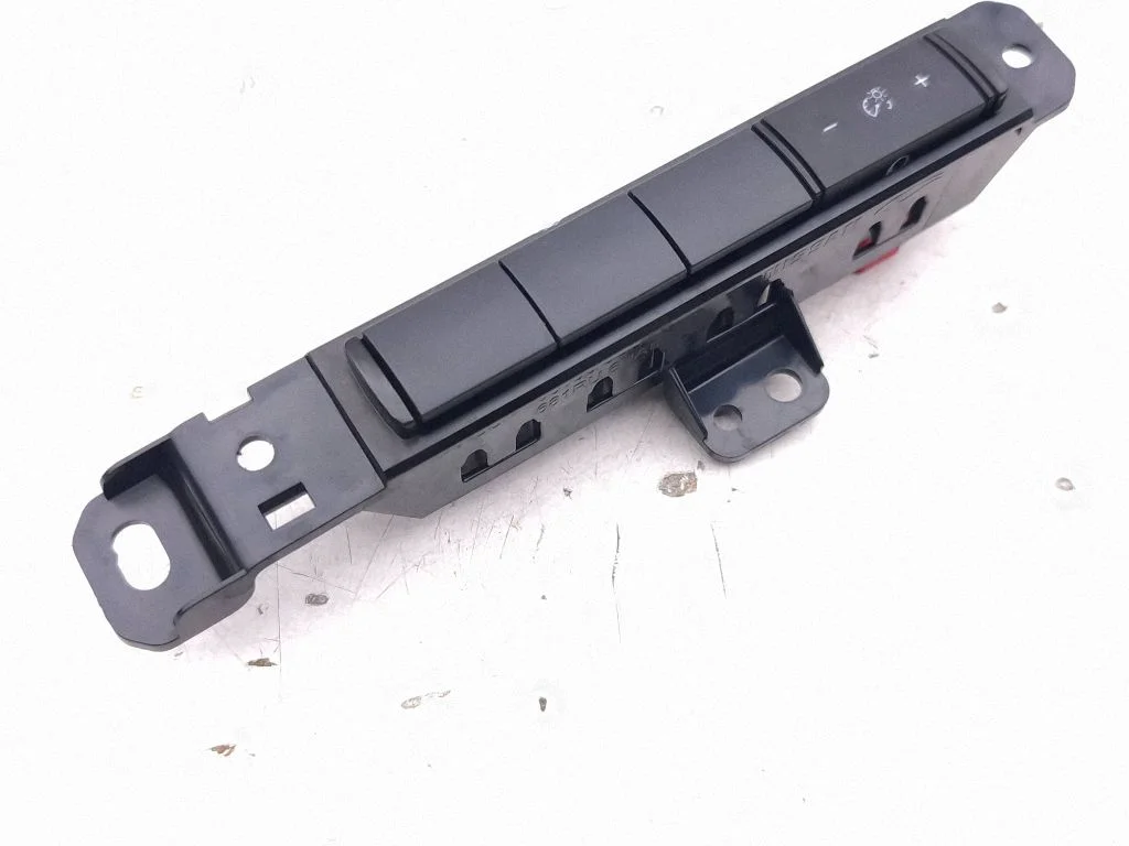 Panel lighting control switch 681066UA0A