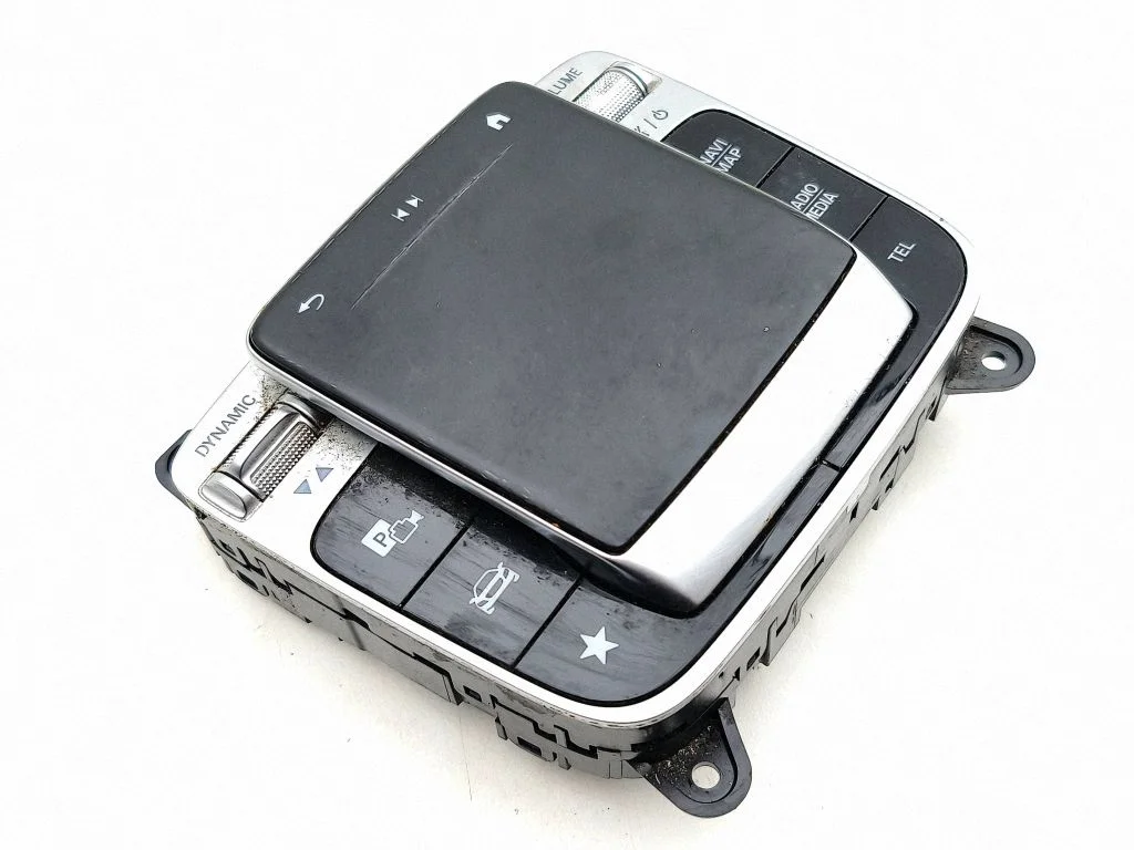 Pokrętło / przełącznik wielofunkcyjny – Mercedes-Benz Klasa A W177 AMG (2018-)