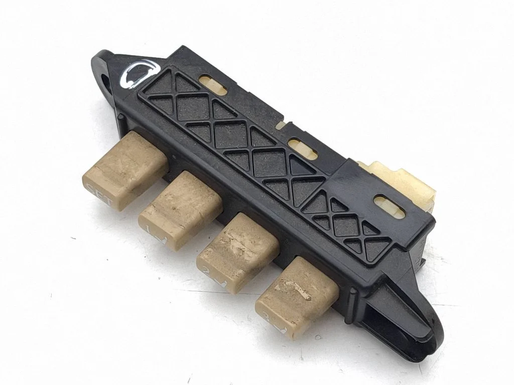 Seat memory switch 15A988
