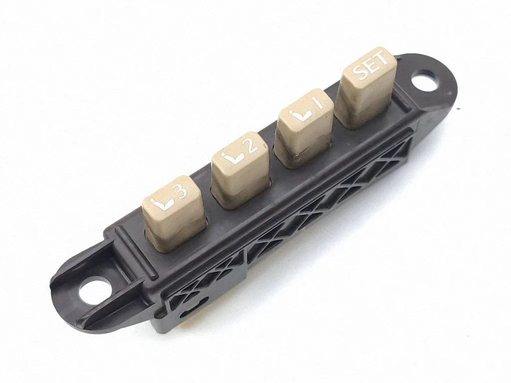 Seat memory switch 15A988