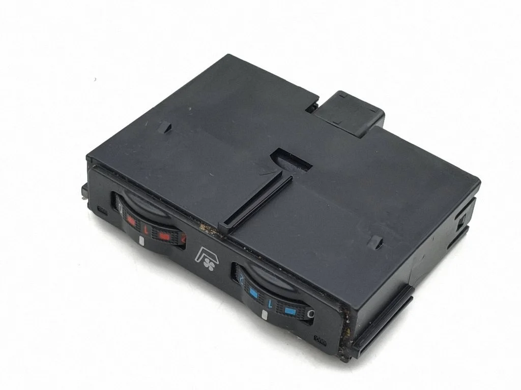 Seat heating switch – Lexus IS 220D-250-350 (2006-2013)