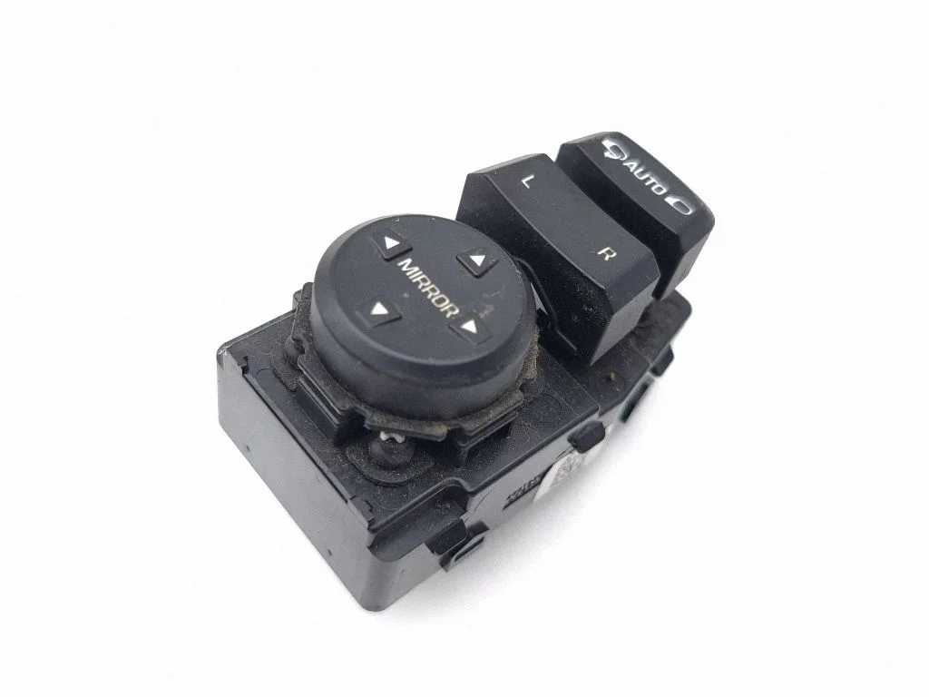 Wing mirror switch 93530G2500