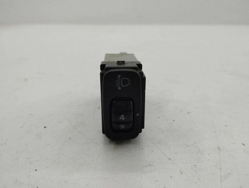 Headlight level height control switch 8D02