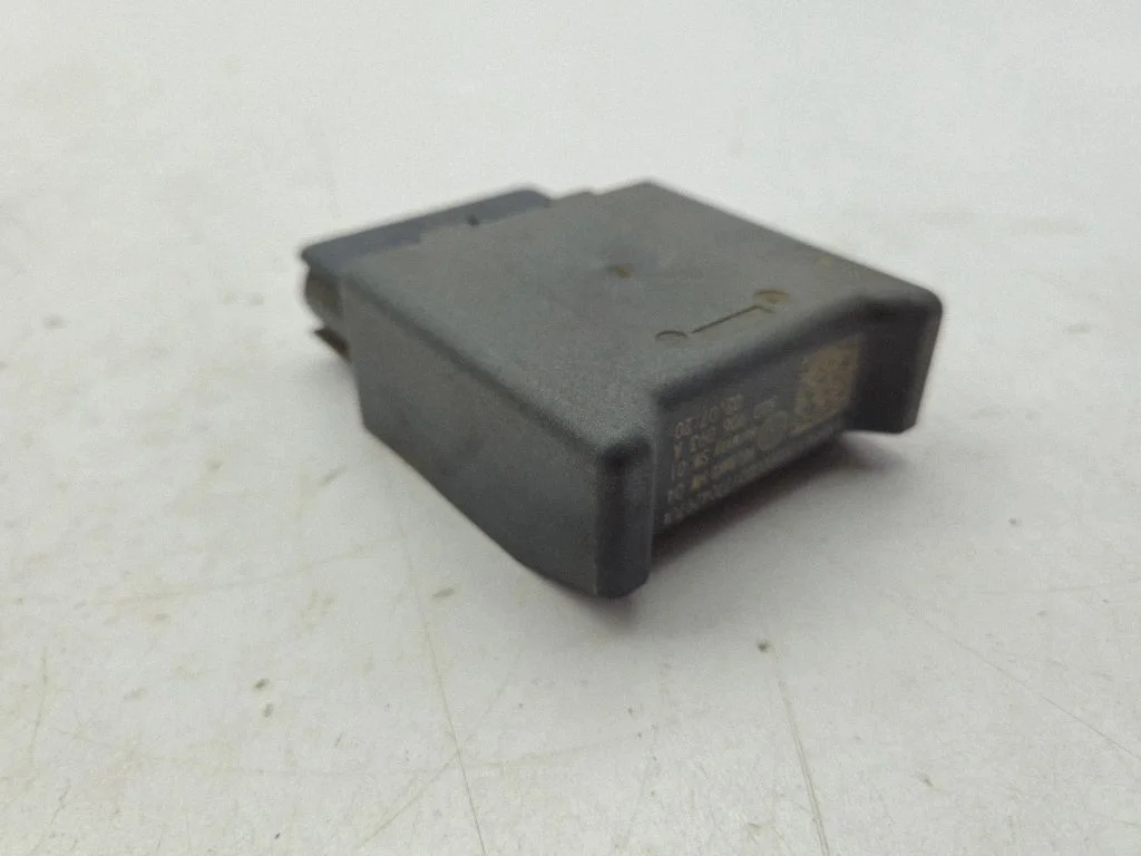 Fuel pump relay – Volkswagen Tiguan Allspace (2017-)