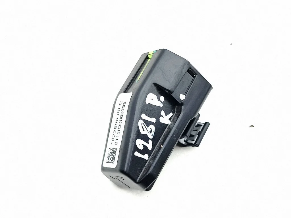 Light relay – Tesla Model S (2012-)