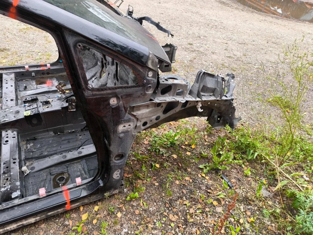 Front quarter panel – right
