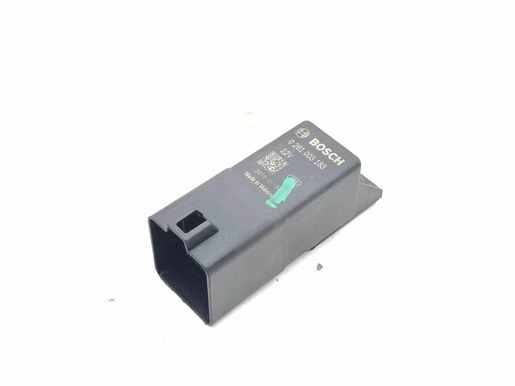 Eelsüüteküünalde relee 0281003183