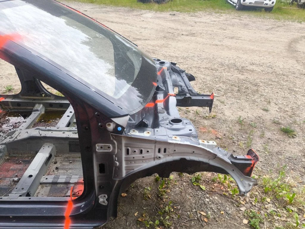 Front quarter panel – right