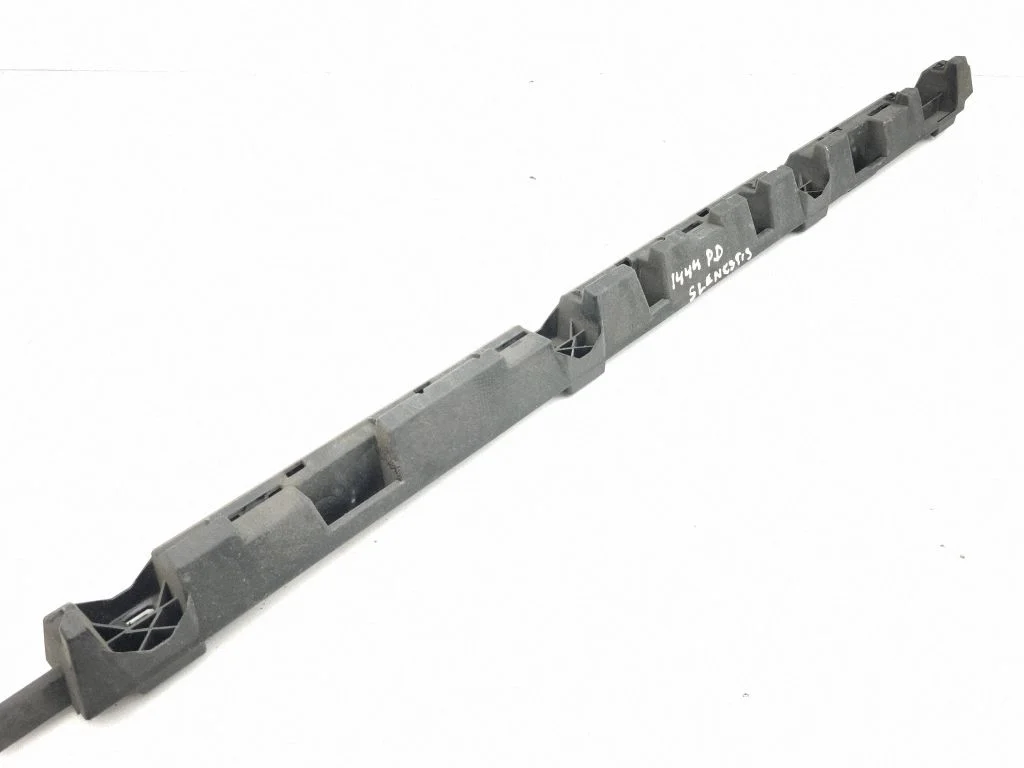 Sill supporting ledge 32262699