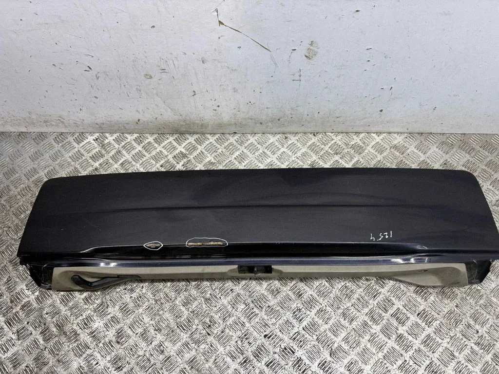Pickup box rear panel tailgate