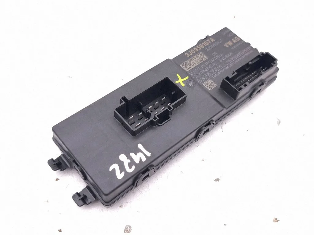 Tailgate/trunk control unit/module – Volkswagen Passat B9 (2023-)