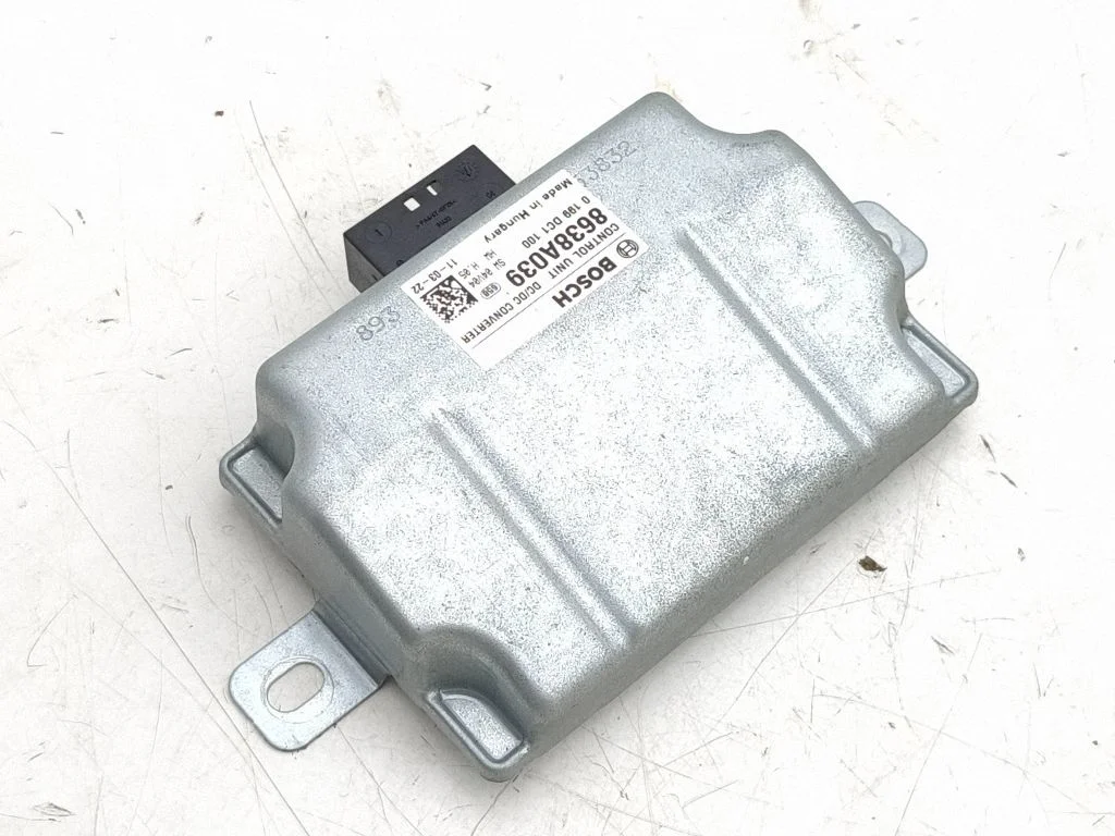 Door central lock control unit/module 8638A039