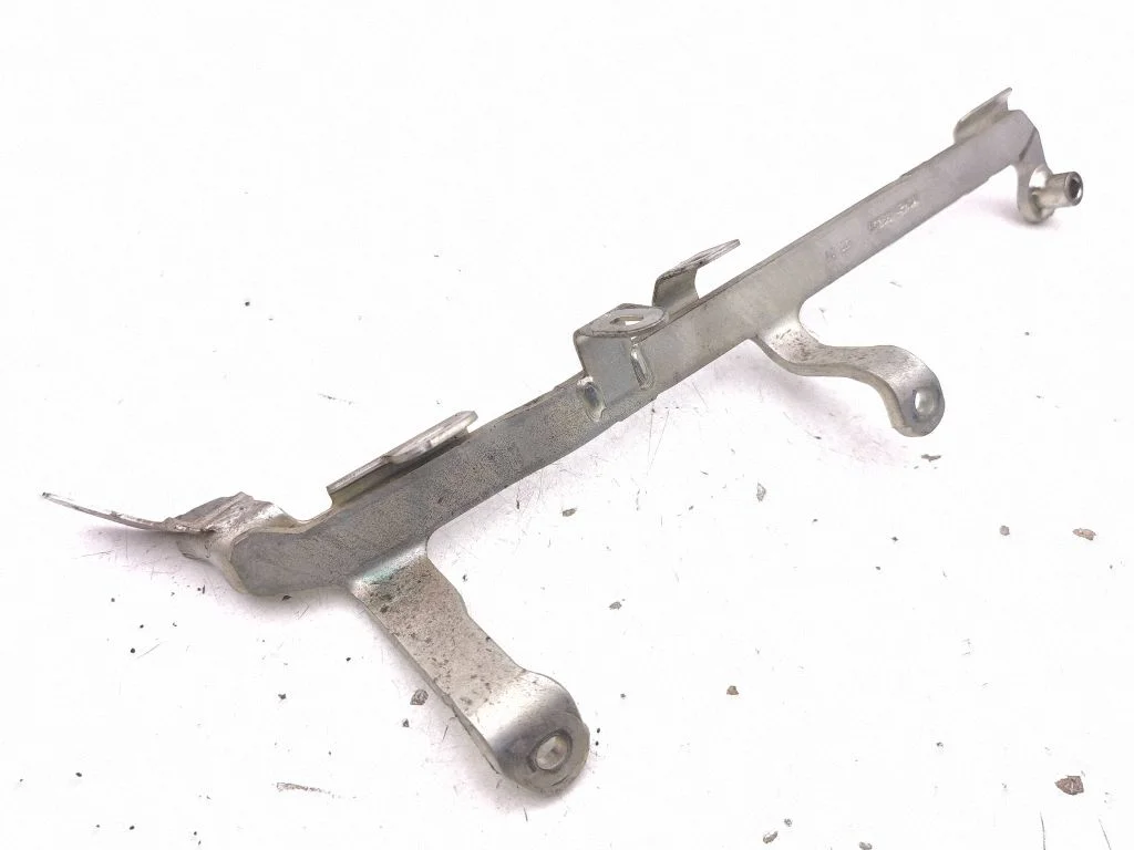 EGR valve cooler bracket – Renault Arkana (2019-)