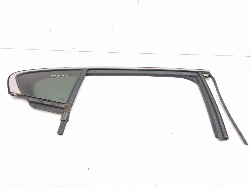 Rear vent window glass JX7BA25824