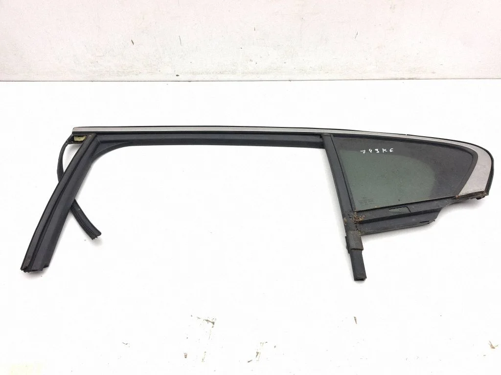 Rear vent window glass JX7BA25825