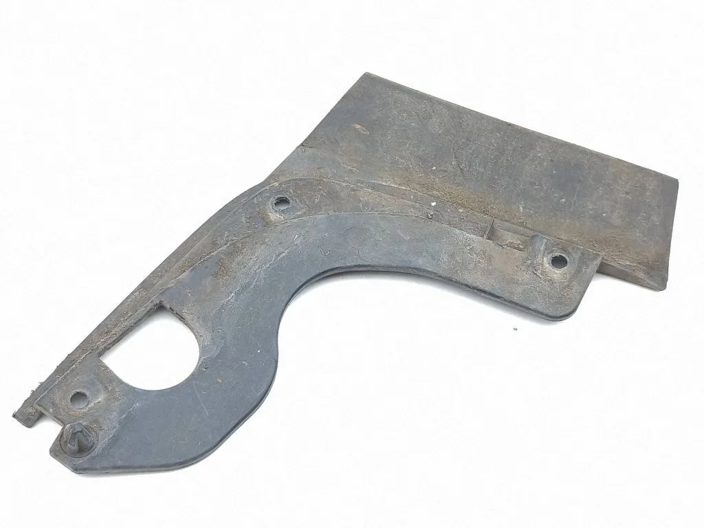 Priekšējais dubļusargs K8D217F018B