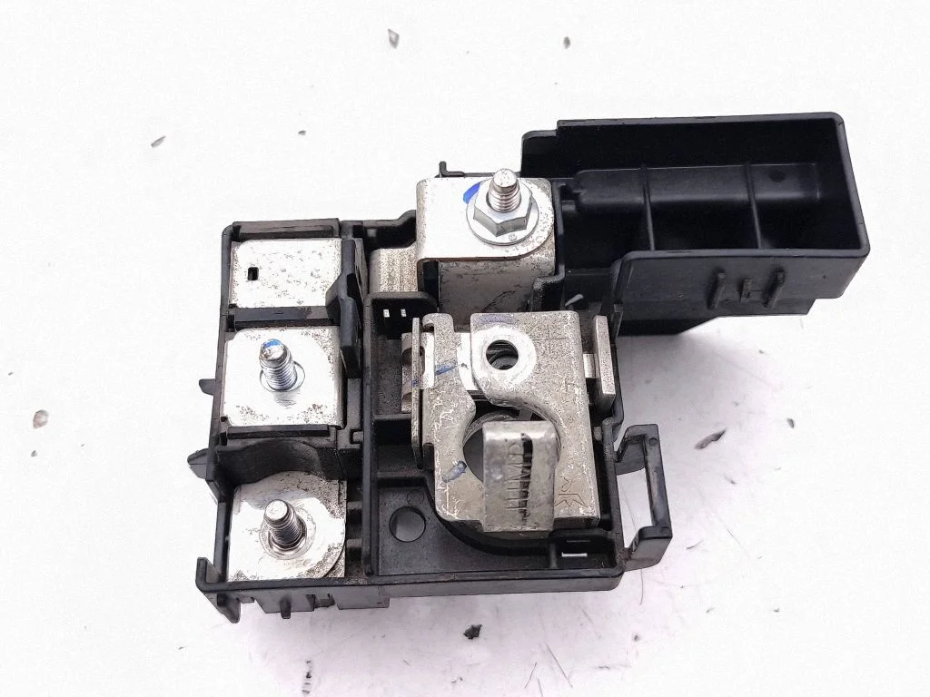 Positive wiring loom LJ8T14A094BC
