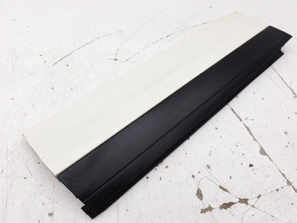 Tagaukse liist (mold) 7P5837787G