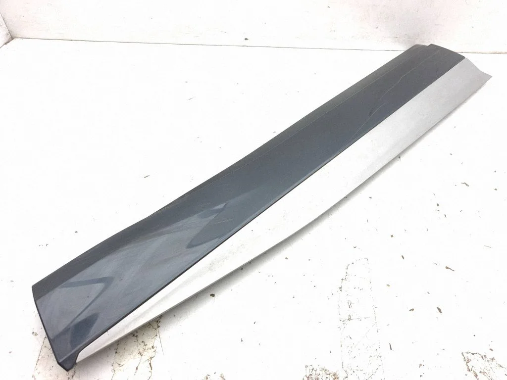 Esiukse liist (mold) 89A853960B