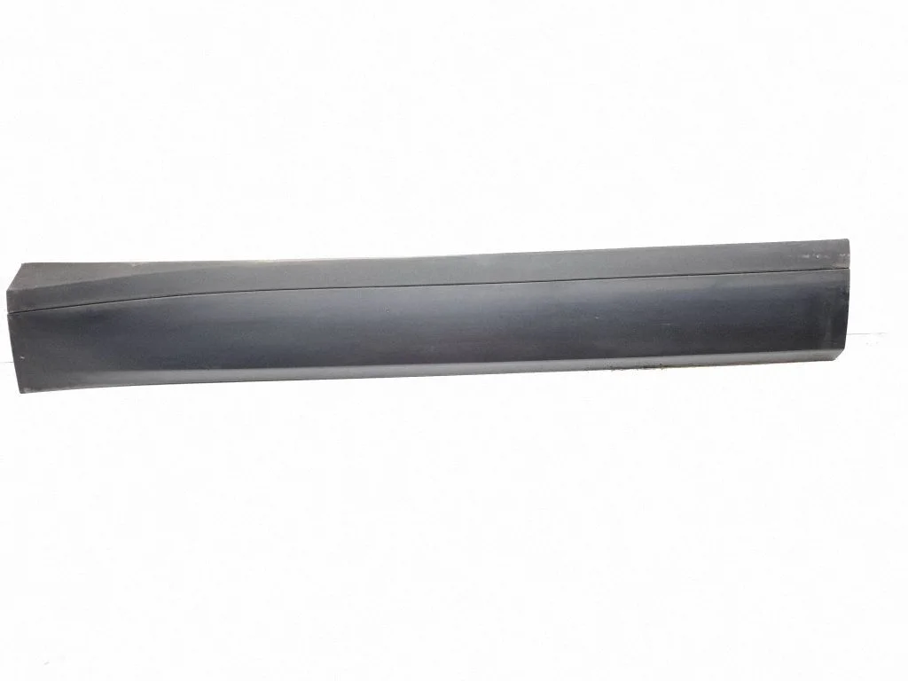 Esiukse liist (mold) J9C321064A