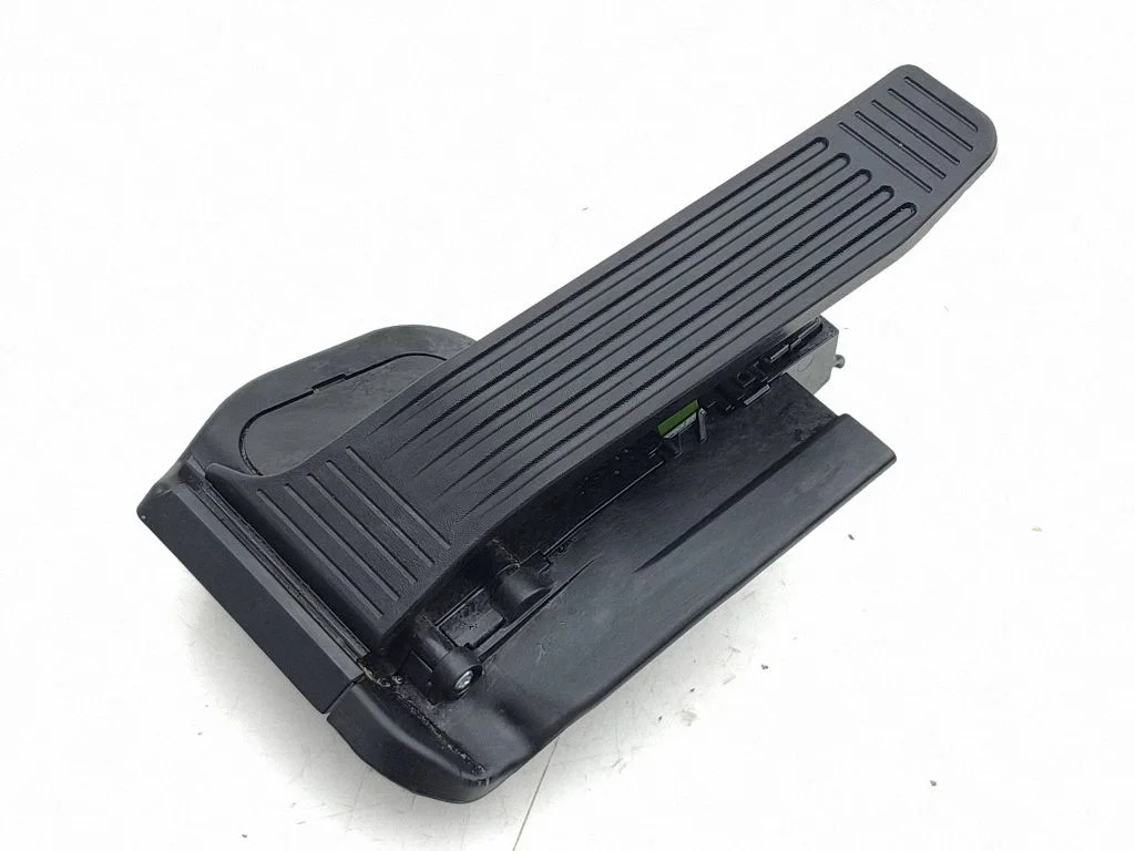 Accelerator throttle pedal 7811042090