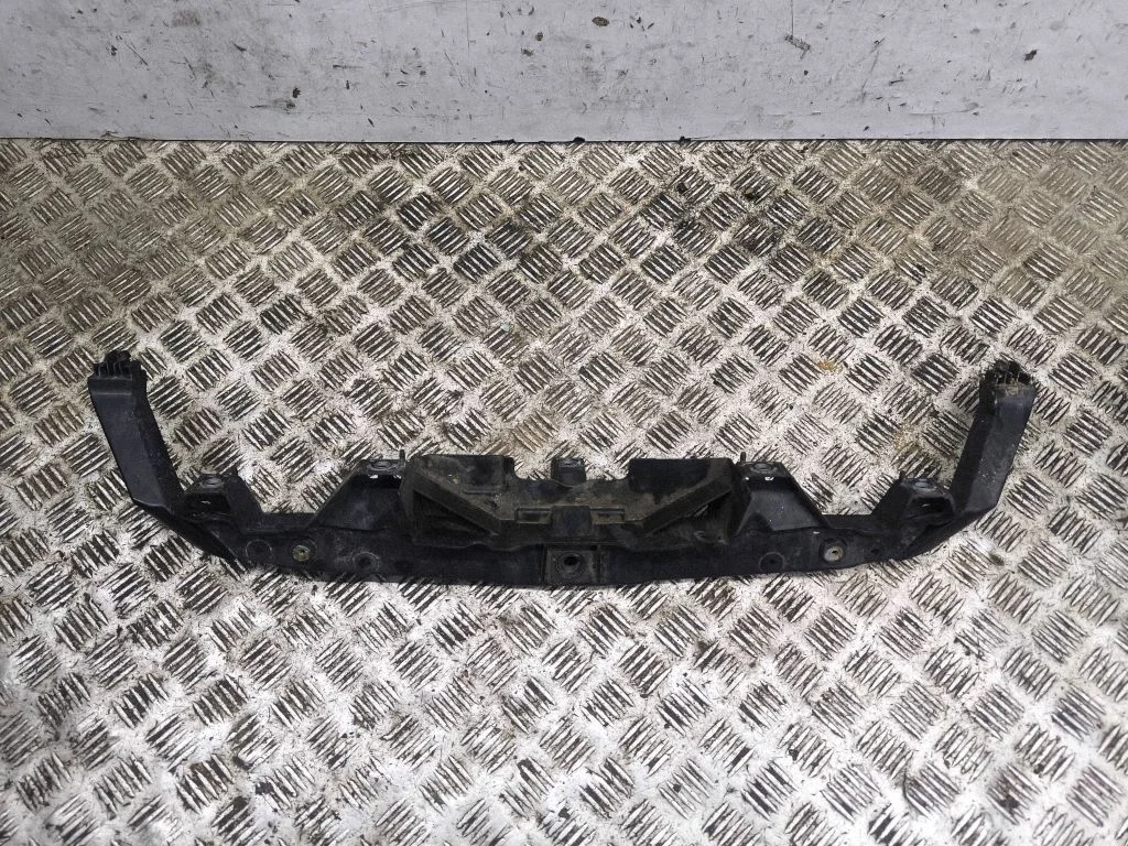 Radiator support slam panel bracket – Porsche Cayenne (92A) (2010-2017)
