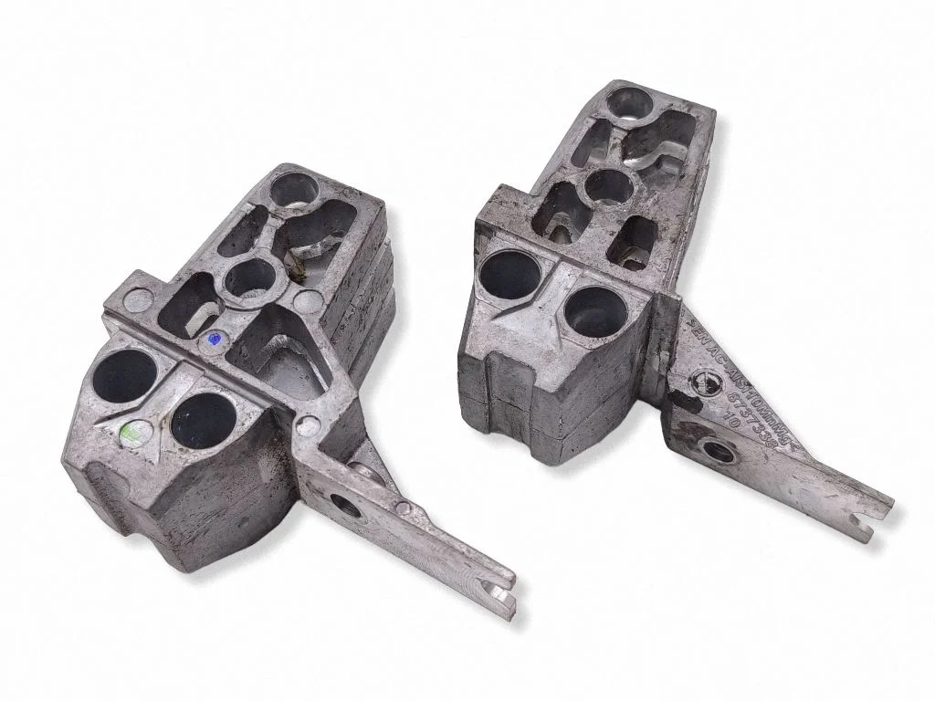 Radiator support slam panel bracket 8737338